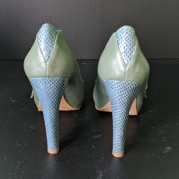 Shoes - Picture 3 of 4